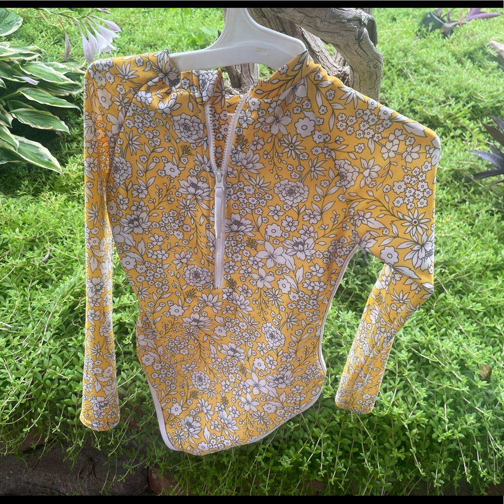 Art class size kids small (5/6) long sleeved one piece swim suit -used